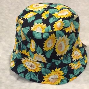 Sunflower Garden Bucket Hat One Size Fits Most NWT momentum brands